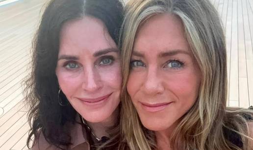 Cox i Aniston objavile selfie, a fanovi oduševljeni: 'Nama ćete zauvijek biti Monica i Rachel!'