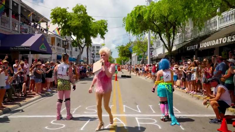 VIDEO Urnebesna utrka: 'Drag' kraljice trčale u štiklama. Ups...