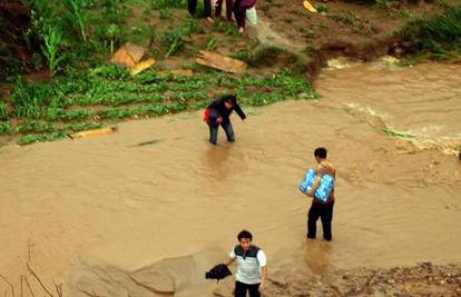 Kina: U poplavama 46 ljudi poginulo, a 50 je nestalih