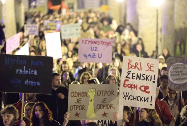 Zagreb: Održan jubilarni 10. Noćni marš za prava žena "Žene – kičma otpora"