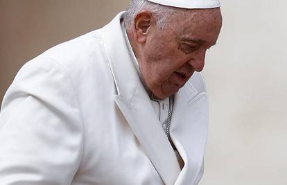 Liječnici su optimistični: Papa je proveo mirnu noć u bolnici, mogao bi izići do Cvjetnice
