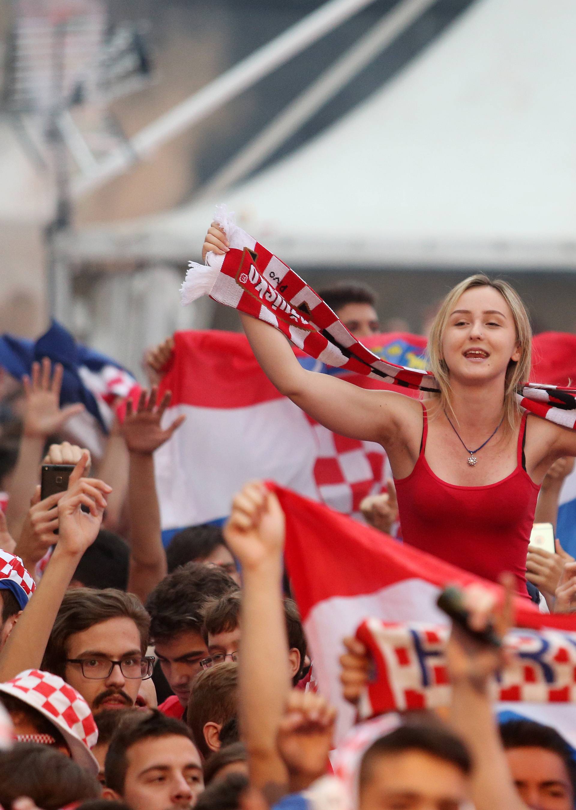 Ajmo, Hrvatska: Navijanje liječi tugu i potiče želju za  - seksom!