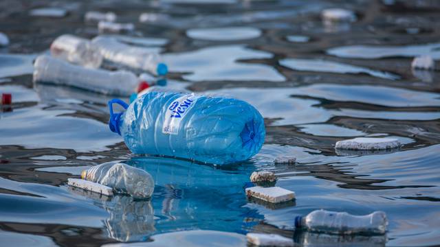 Europska agencija za okoliš: 80 posto morskog otpada, većinom plastike, nastalo je na kopnu