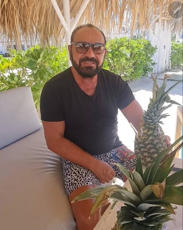 Rijetko tko bi ga prepoznao! Pogledajte kako je popularni Mile Kitić izgledao u mladosti