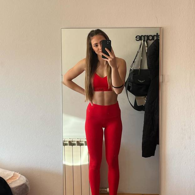 FOTO Španjolka koja dominira s motkom golica maštu pratitelja: 'Nije mi cilj samo skočiti visoko'