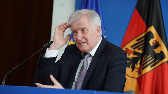 Press conference by Interior Minister Seehofer on internal border controls