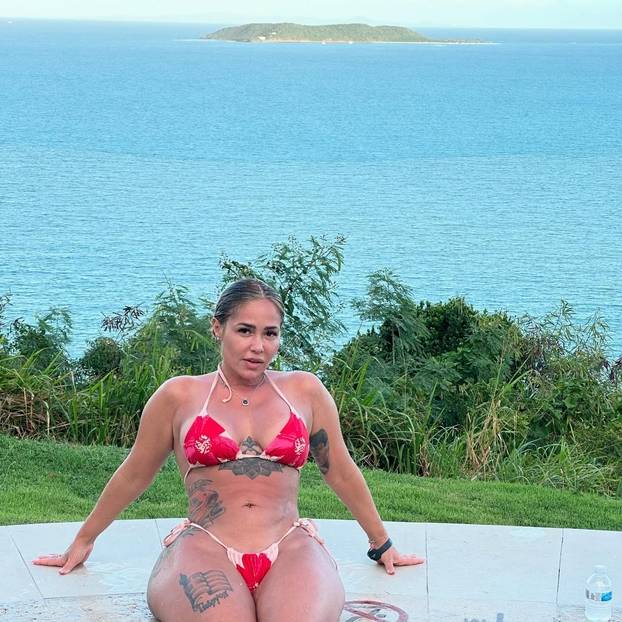 FOTO Operacije i provokacije: Seksi influencerica zabrinuta jer 'curi' njezin eksplicitni sadržaj...