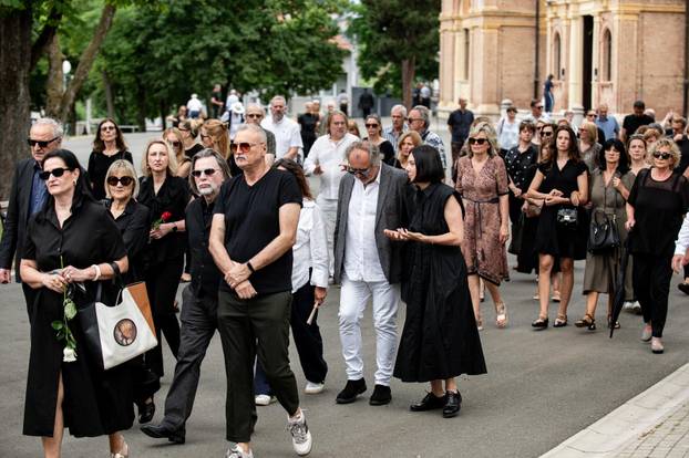 Zagreb: Sprovod redatelja Zrinka Ogreste na Mirogoju