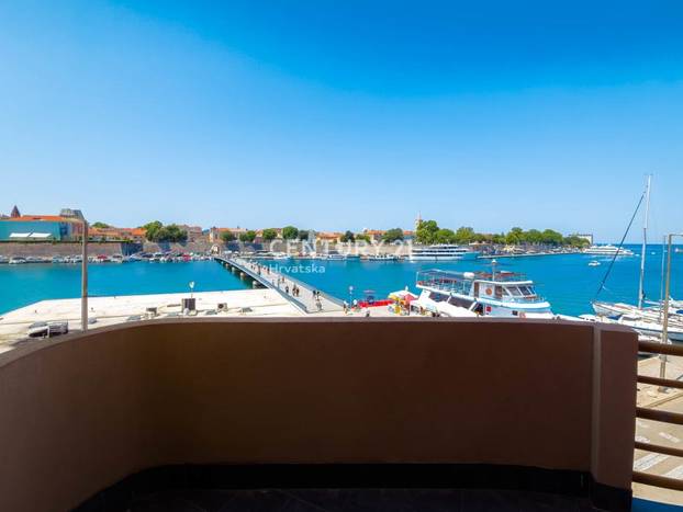FOTO Ideš, kakav pogled! Stan u Zadru prvi red do mora prodaje se po pristupačnoj cijeni