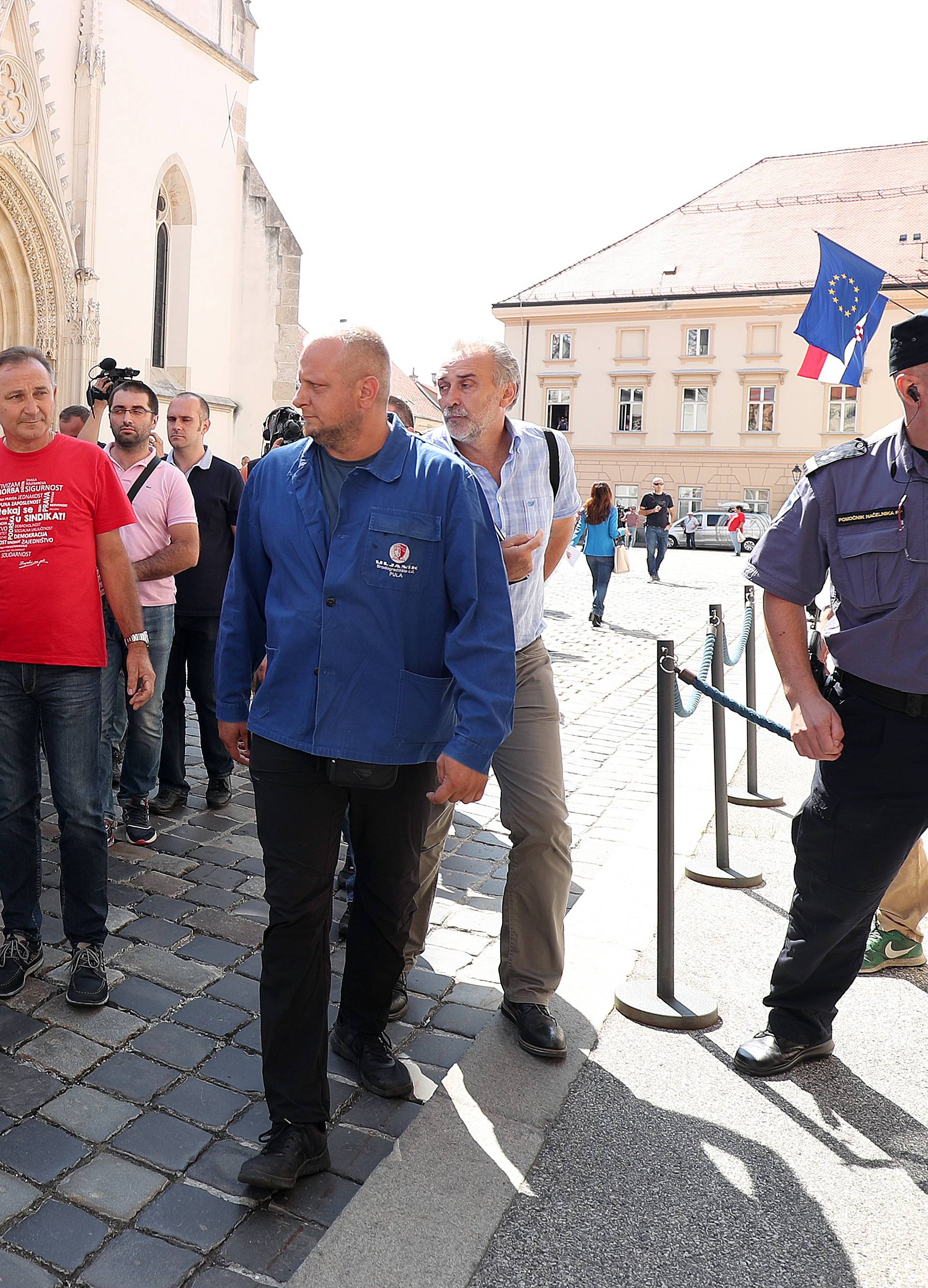 Gotov sastanak u Vladi: 'Štrajk će trajati dok ne isplate plaće'