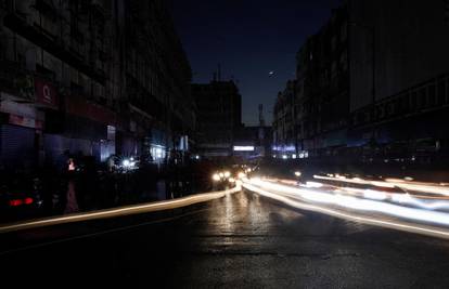 Pakistan izlazi iz mraka nakon megakvara na električnoj mreži