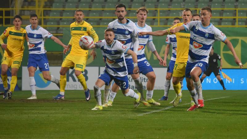 UŽIVO Osijek - Istra: Došli su početni sastavi za utakmicu