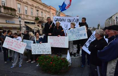 Brođani prosvjedovali protiv izgradnje kampa za izbjeglice