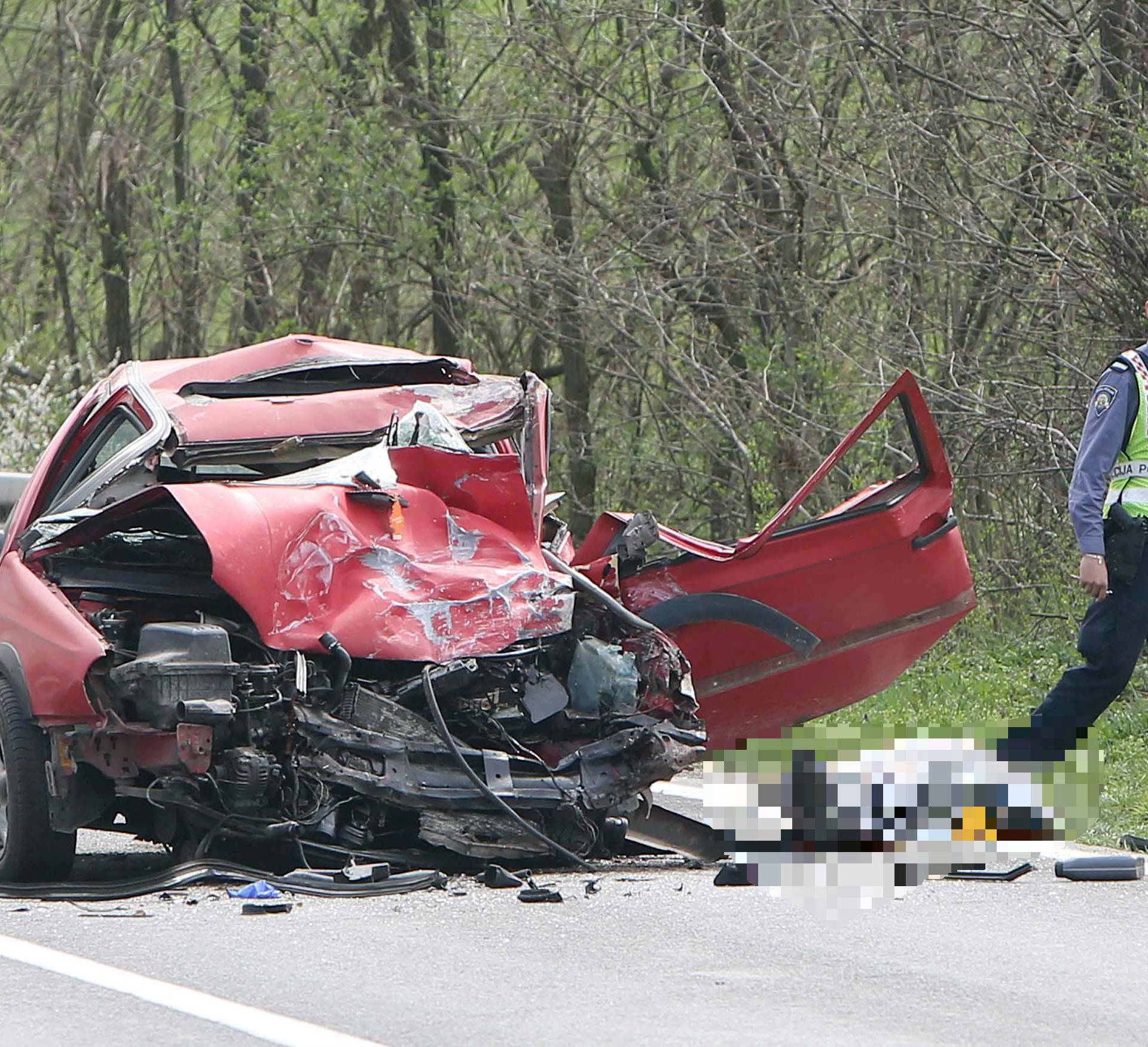 U sudaru kamiona i auta kod Slunja poginuo 62-godišnjak