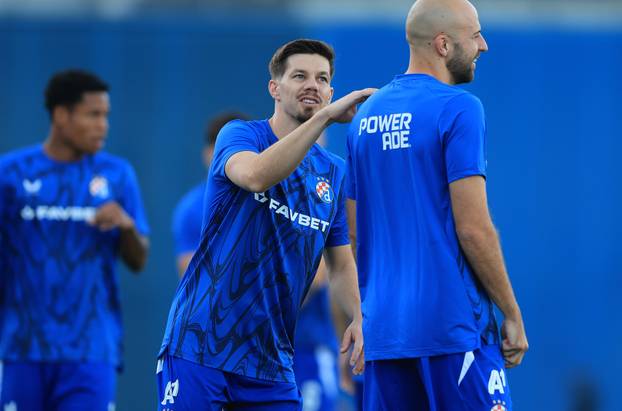 Dinamo i Rudeš sastali se u 3. kolu SuperSport HNL-a, zagrijavanje