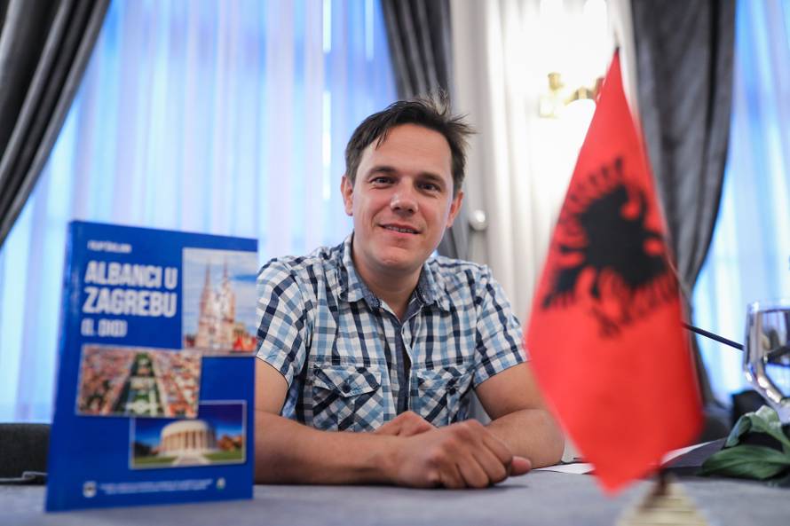 Zagreb:  Promocija knjige Albanci u Zagrebu I. dio 