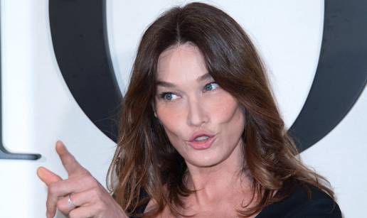 Carla Bruni ismijavala koronu: 'Ljubit ćemo se, nismo glupi...'