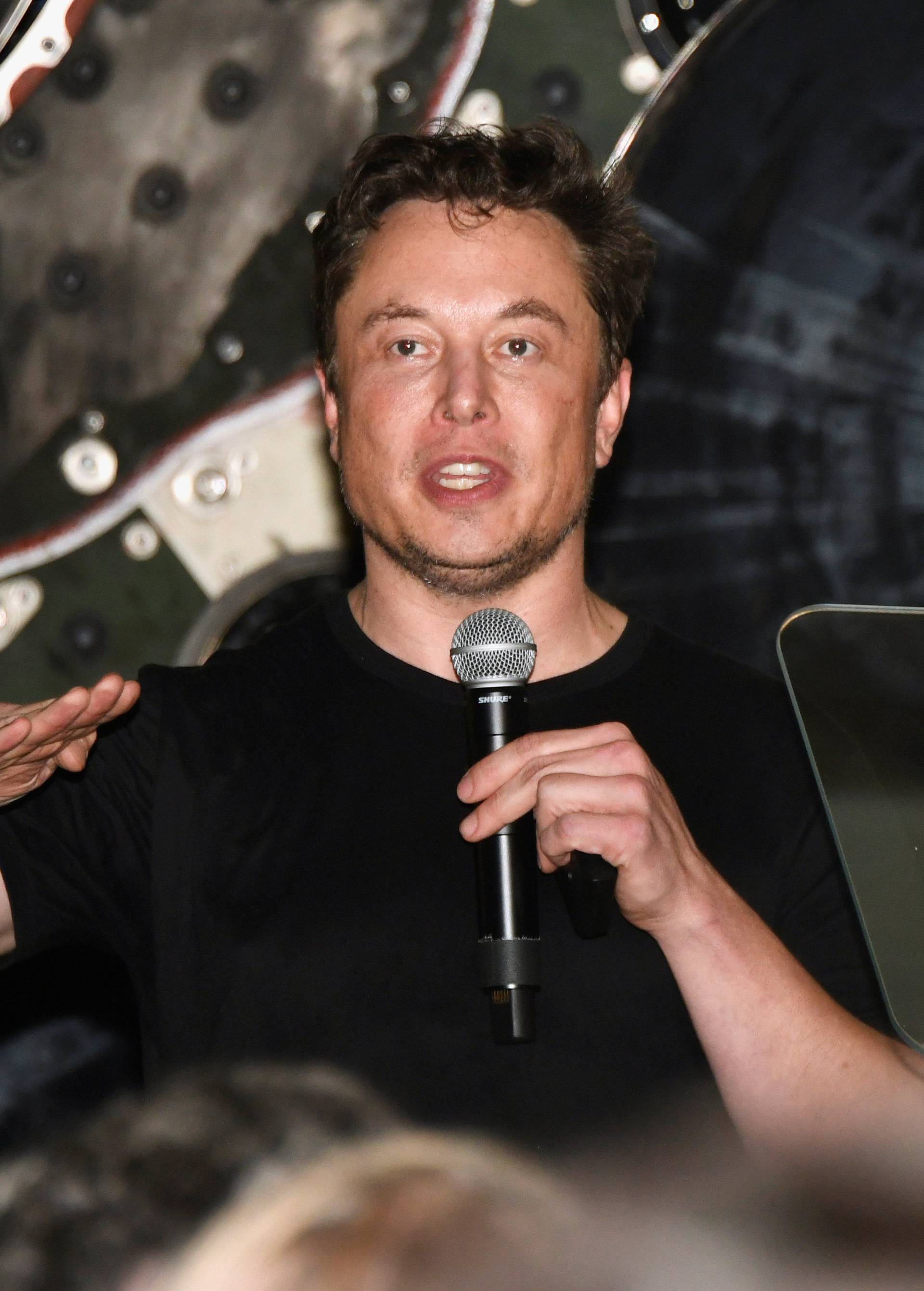 SpaceX CEO Elon Musk talks to his workforce as he announces the worldâs first private passenger scheduled to fly around the Moon aboard SpaceXâs BFR launch vehicle, at the company's headquarters in Hawthorne