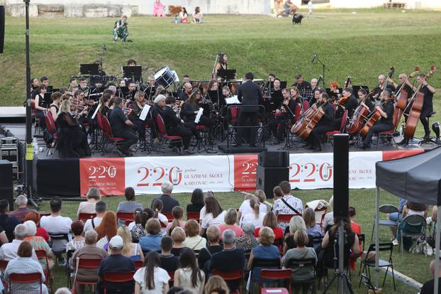 Karlovac: Klasika u parku Glazbene skole