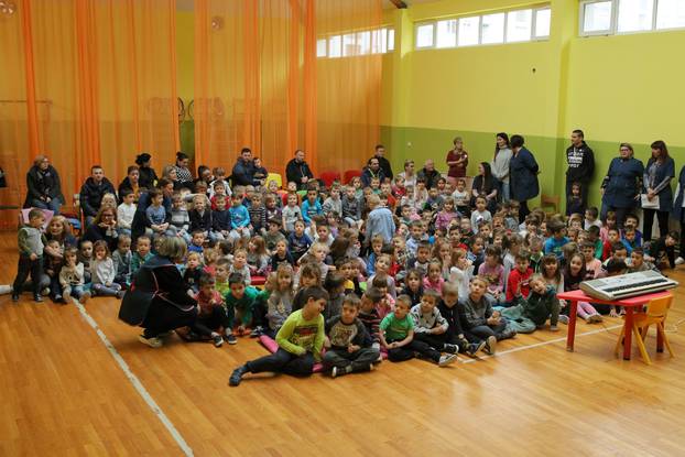 Vukovar: Delegacija gradiščanskih Hrvata i Milan Bandić donirali novac vukovarskom vrtiću
