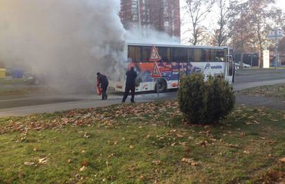 Kraj benzinske ugasili požar u busu,  srećom nije bilo putnika