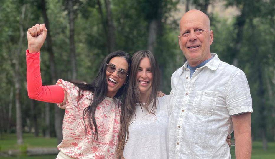 Bolest ga ne sprječava da uživa: Bruce Willis s obitelji zabavljao se u popularnom Disneylandu