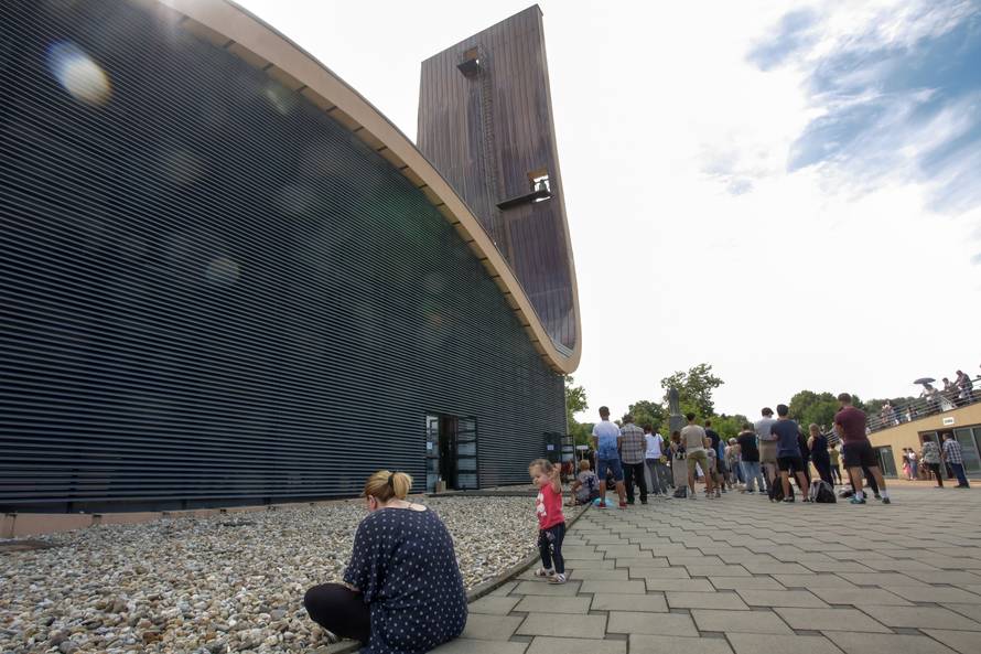 Aljmaš: Svetište Gospe od Utočišta zbog koronavirusa posjetilo manje ljudi nego prijašnjih godina