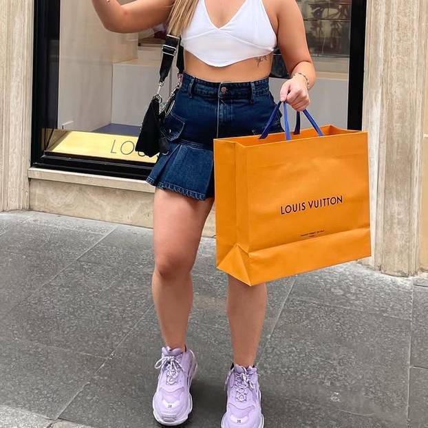 FOTO 'Dečki me u školi nikad nisu primjećivali, a danas ne mogu skinuti pogled s mene'