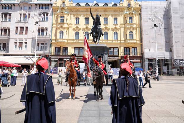 Proslava Dana grada Zagreba uz Kravat pukovniju na glavnom Trgu