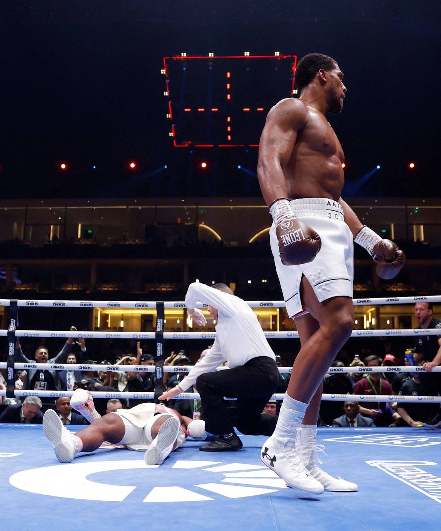 Anthony Joshua v Francis Ngannou