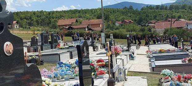 FOTO TUGA U KOTOR VAROŠU Pokopali Draganu (34) koja je poginula u buktinji kod Omiša