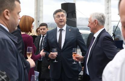 Premijer Plenković obišao Hrvatsku nakon operacije srca