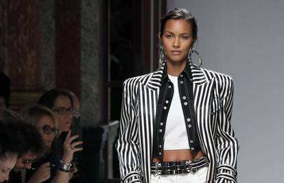 Balmain: Naglašena ramena i visoki struk vizija su 90-ih