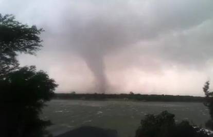 SAD: Tornado poharao Teksas i odnio najmanje šest života