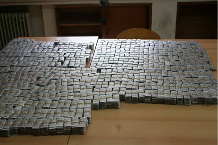 Policija kod mladog Srbina u Zagrebu pronašla 300.000 tableta i tvari za izradu droge