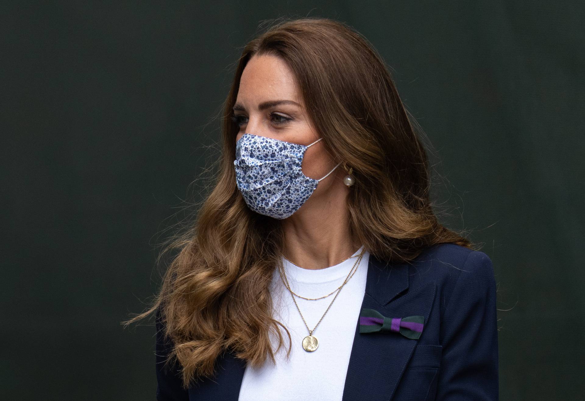 Rođakinji Kate Middleton platili za šutnju, kraljevska obitelj se srami njezinog posla i prošlosti
