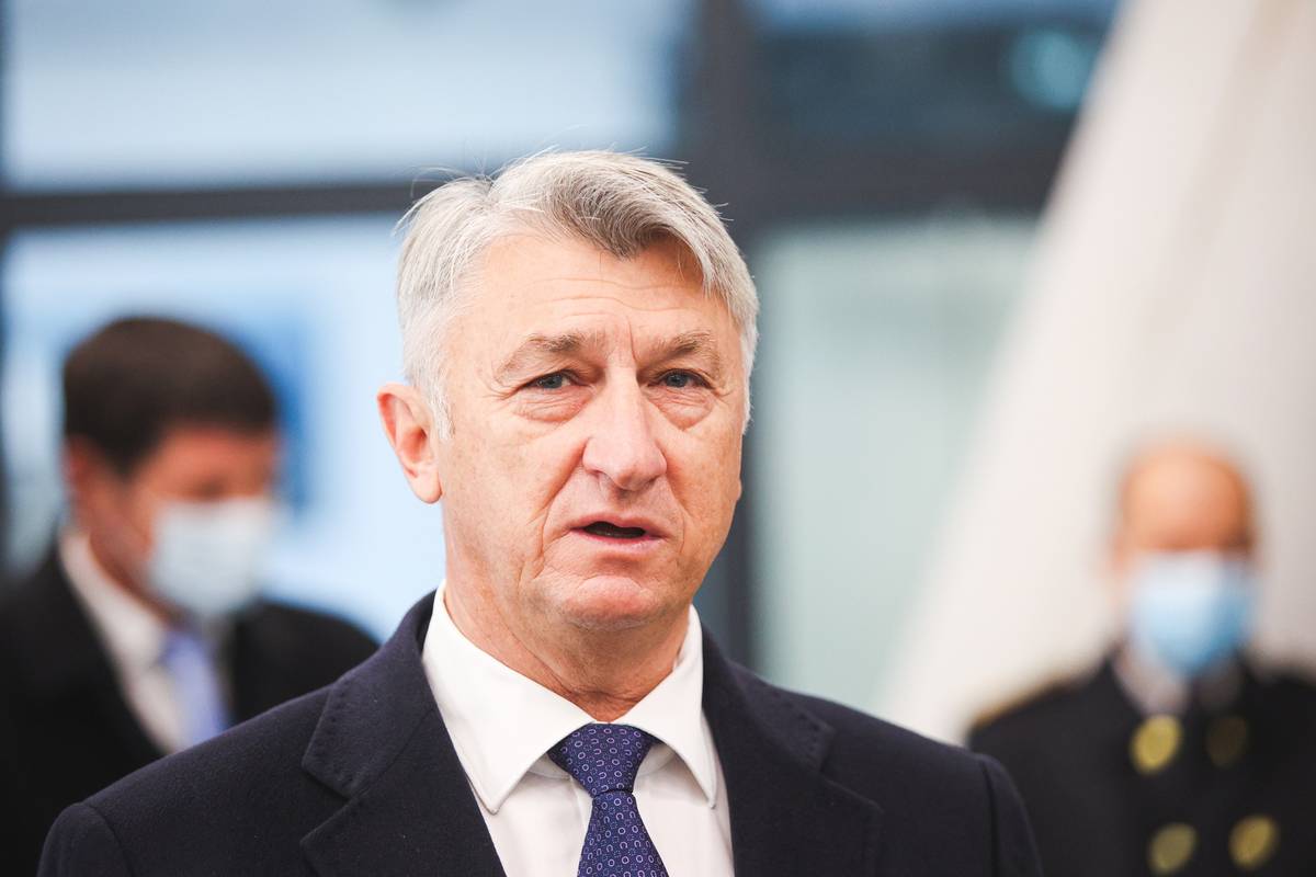 Oporba u Zadru optužila župana Longina (HDZ): '1991. godine pretukao je hrvatske vojnike'