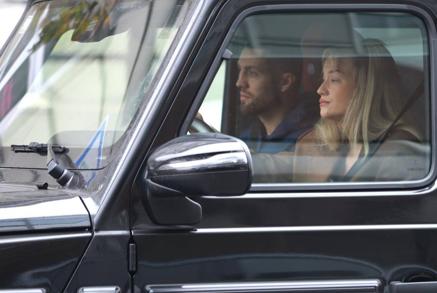 Matea Kovačića na okupljanje reprezentacije dovezla je supruga Izabel