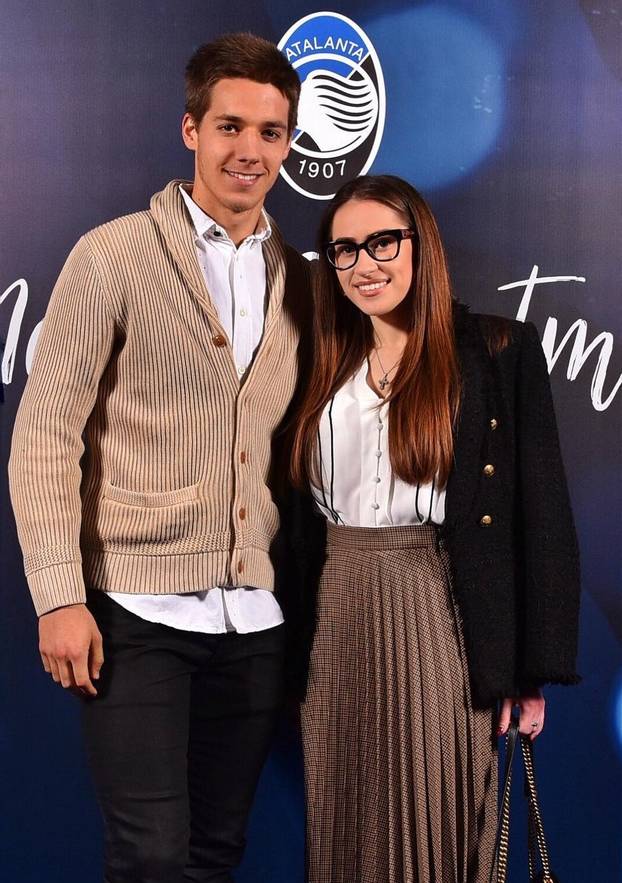 FOTO 'Vatreni' nosi njenu fotku na svakoj utakmici. Prohodali su kao tinejdžeri i isti dan slave