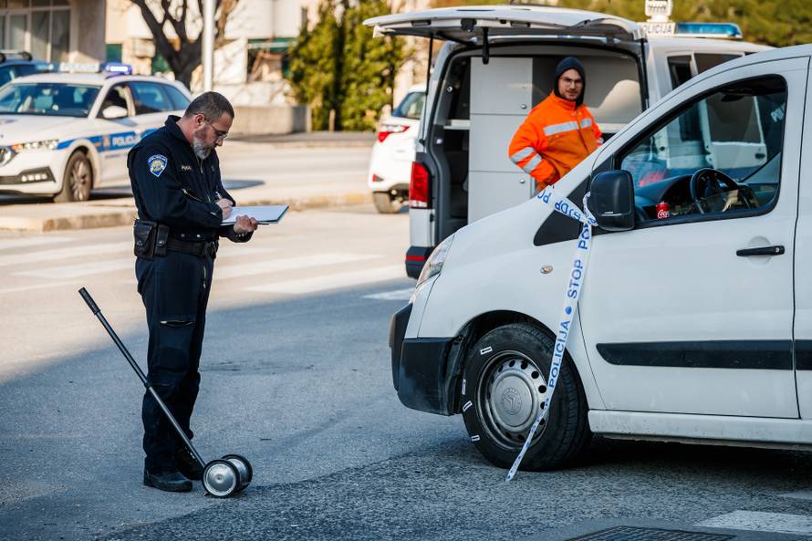 Split: Kombi naletio na petero djece, prevezena su u bolnicu