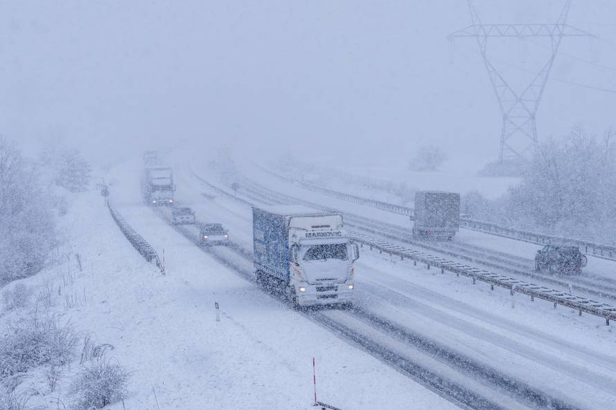 Vatrogasci zatrpani pozivima: 'Nismo mi građevinska tvrtka'