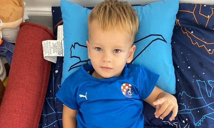 Dinamovci oduševili: Čestitali rođendan malom Šimunu (2)