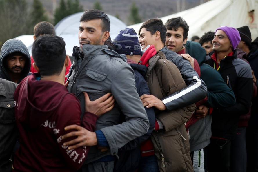 Noć u paklu Vučjaka: Mlate nas i pucaju, bojimo se crne policije