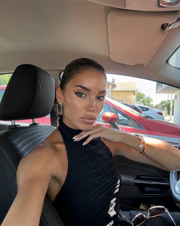 FOTO Presice srpskog kluba su krcate. Nitko ne zna zašto... E da, ovo je glasnogovornica