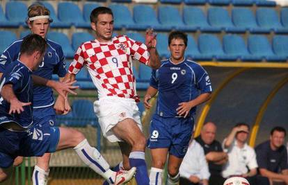 Rukavina asistirao, a Bušić zabio za pobjedu u Bakuu