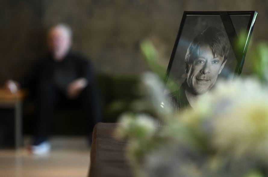 Zagreb: Komemoracija za Matiju Dedića u Lisinskom