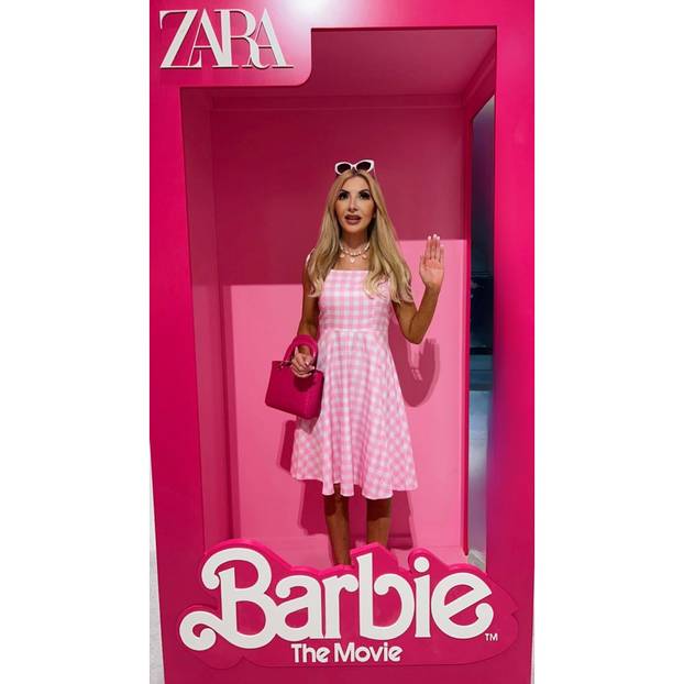FOTO 'Bila sam muškobanjasta, ali uložila sam u izgled i sada sam savršena poput Barbie!'