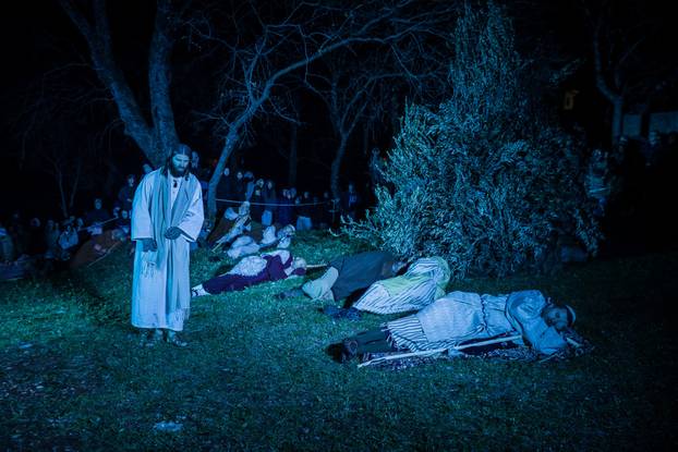 U Imotskom na Cvjetnicu uprizorena „Imotska Muka“, scenski prikaz Muke Gospodina našega Isusa Krista 