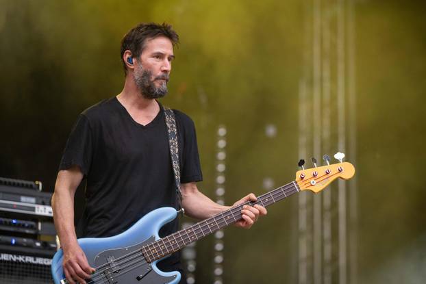 Zagreb: Keanu Reeves sa svojom grupom Dogstar nastupio na INmusic festivalu