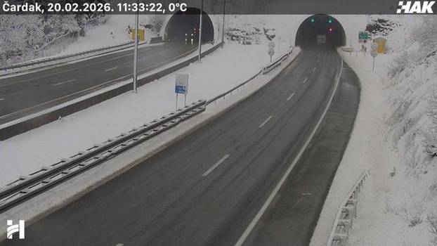 Pogledajte fotografije s kamera HAK-a, snijeg pada i u Zagrebu